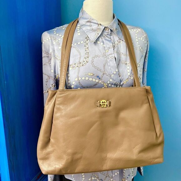 Etienne Aigner Handbags - RARE Etienne Aigner Shoulder Bag Soft Cowhide Leather Taupe Tan Gold Y2K Vintage